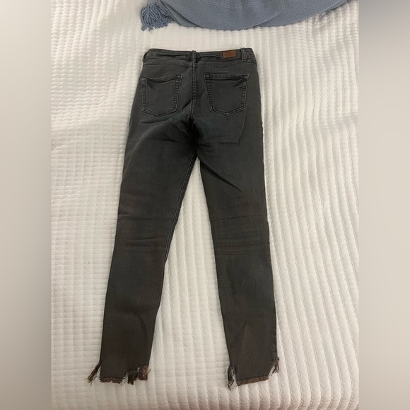 O’Neill Jeans - Picture 2 of 5